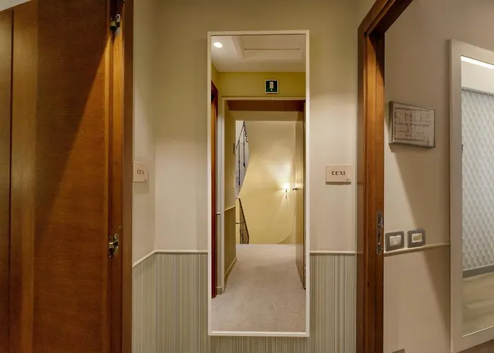 Condotti Palace 4*