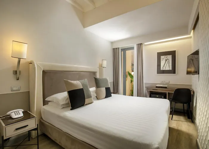 Condotti Palace Hotel 4*