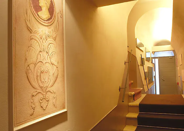 Condotti Palace Řím