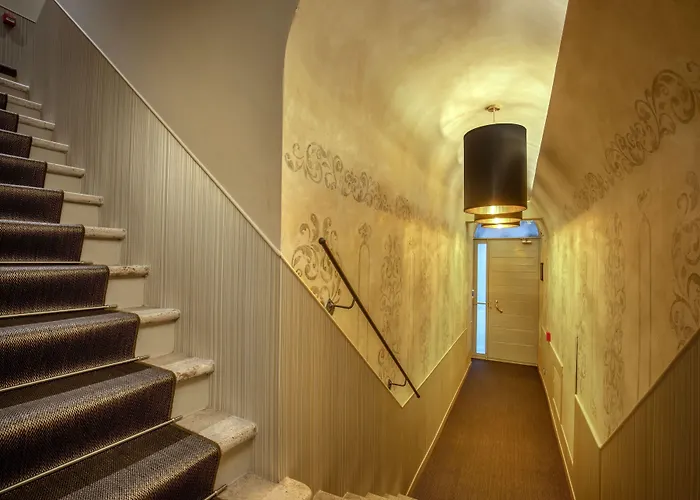 Hotel Condotti Palace