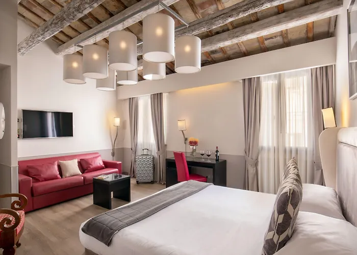Hotel Condotti Palace 4*