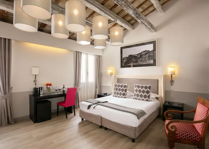 Hotel Condotti Palace Řím