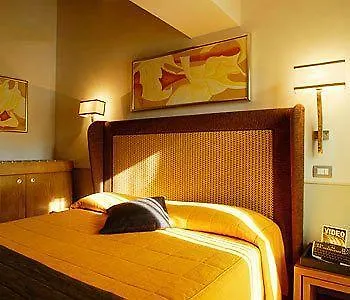Condotti Palace 4*