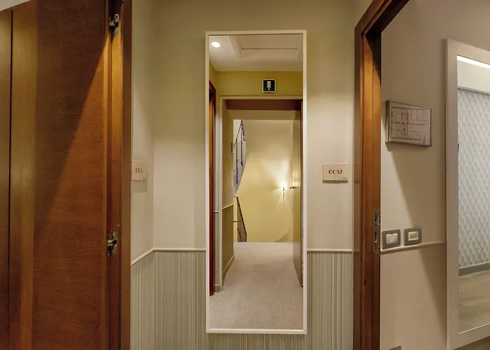 Hotel Condotti Palace 4*