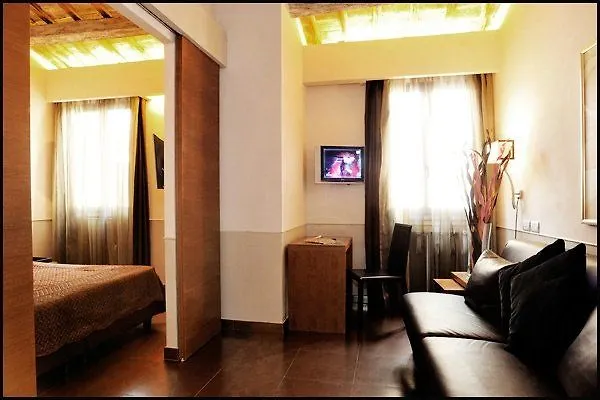 Condotti Palace Hotel